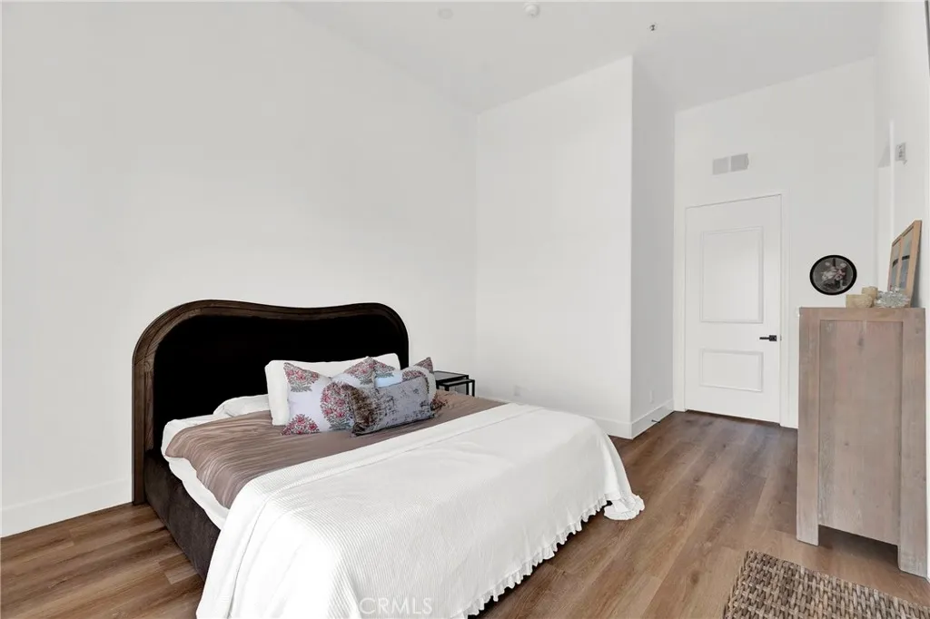 Additional image 50 of 4830 Elmwood Avenue Unit 302, Los Angeles, CA 90004