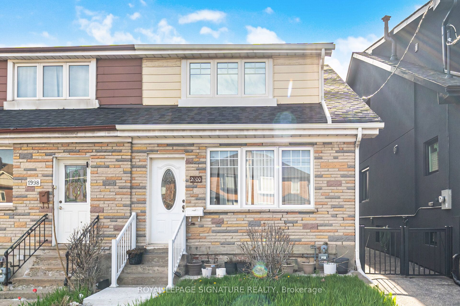 2-2000 Dufferin Street, Toronto, ON, M6E 3R2