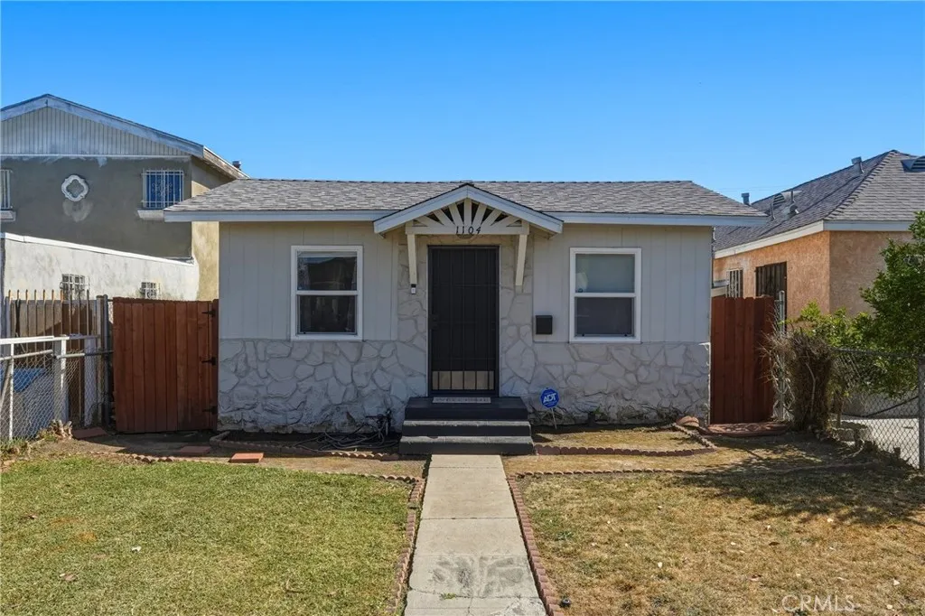 Additional image 3 of 1104 E 111th Drive, Los Angeles, CA 90059