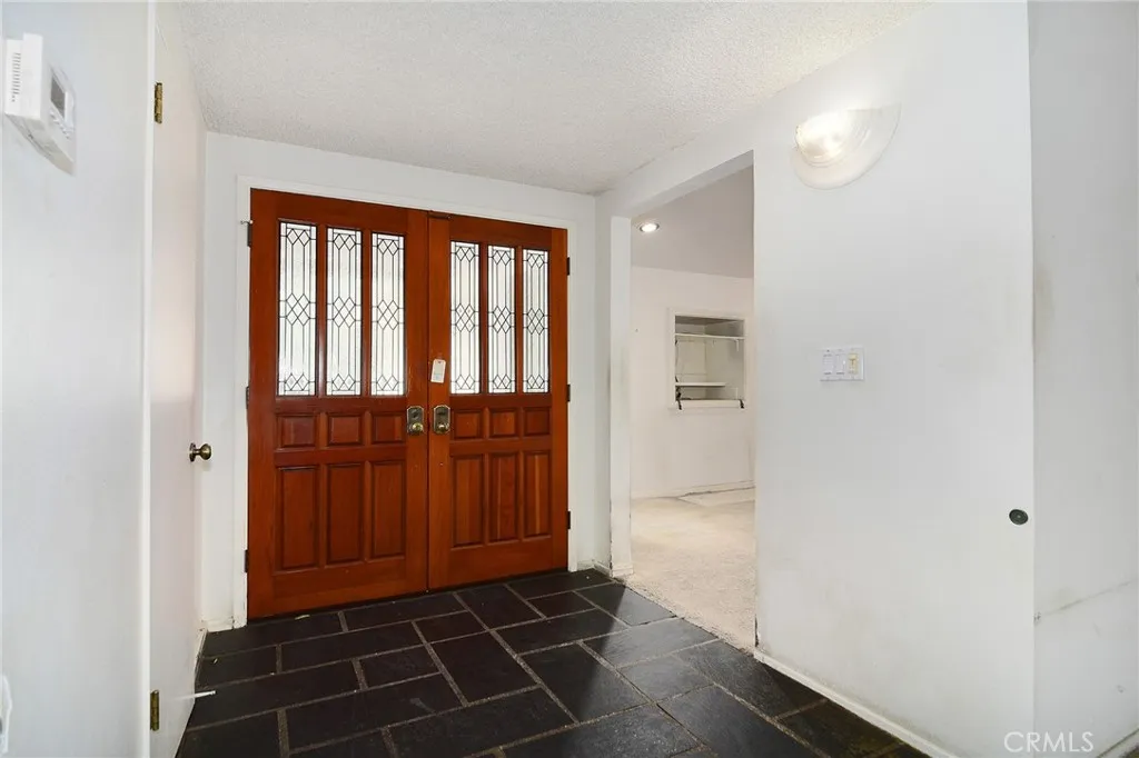 Additional image 2 of 20600 Clarendon St, Woodland Hills, CA 91367