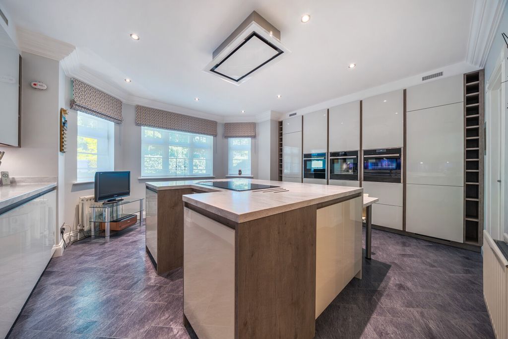Additional image 21 of 2 bed flat for saleKemnal Road, Chislehurst BR7