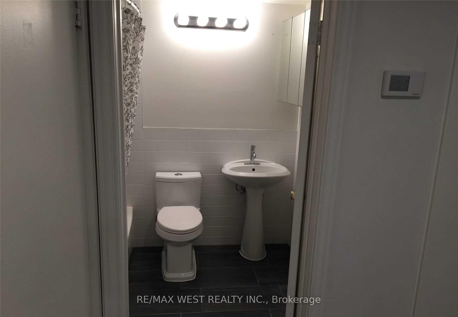 Additional image 4 of 4-152 Dowling Avenue, Toronto, ON, M6K 3A6