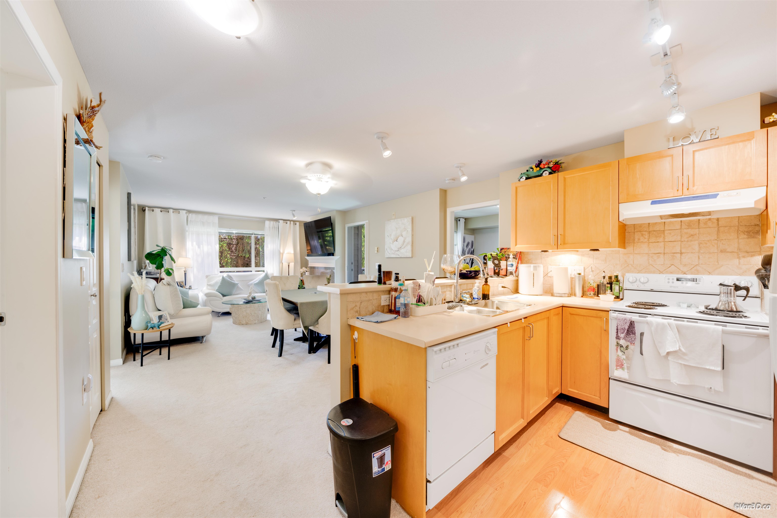 Additional image 4 of 305-2167 152 Street, Surrey, BC, V4A 4P1