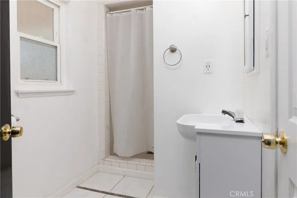 Additional image 25 of 20309 Roscoe Blvd, Winnetka, CA 91306