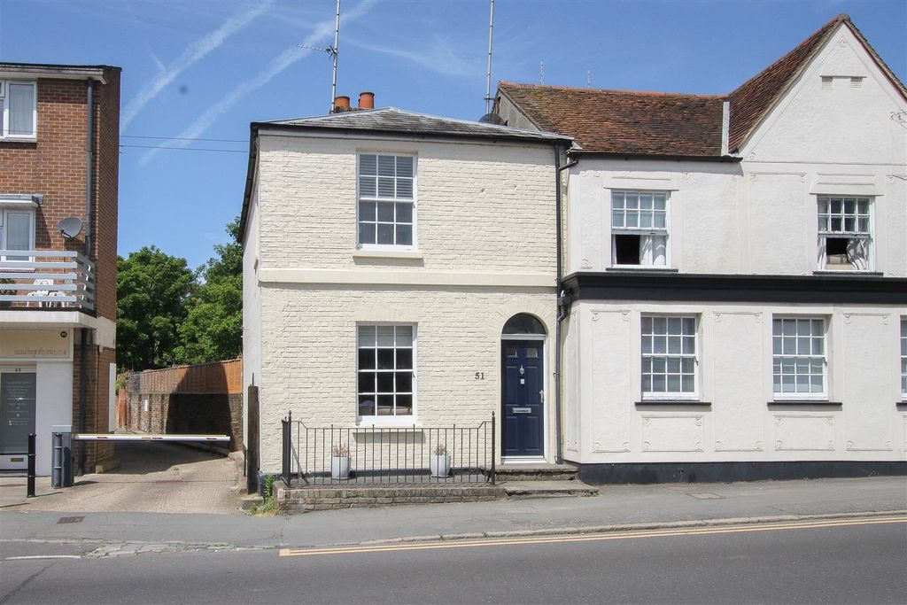 2 bed property for saleHigh Street, Ongar CM5