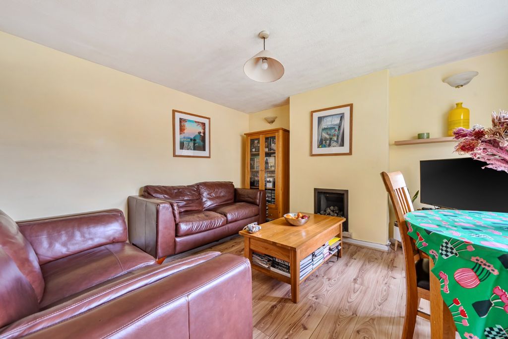 Additional image 11 of 2 bed maisonette for saleMaypole Road, Taplow, Buckinghamshire SL6