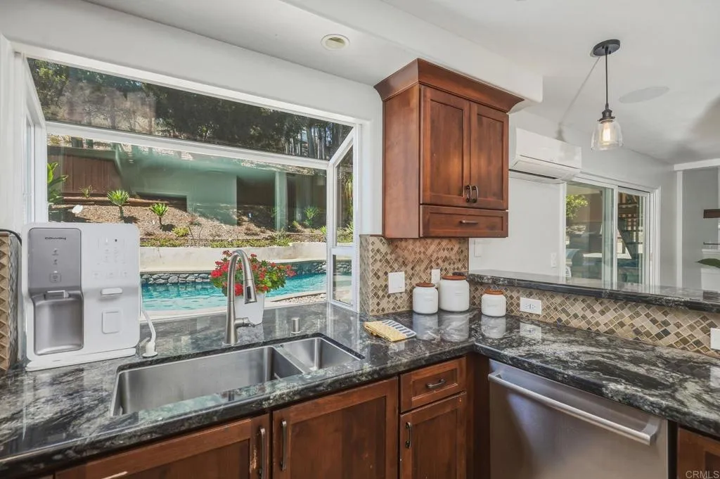 Additional image 76 of 11120 Forestview Lane, San Diego, CA 92131