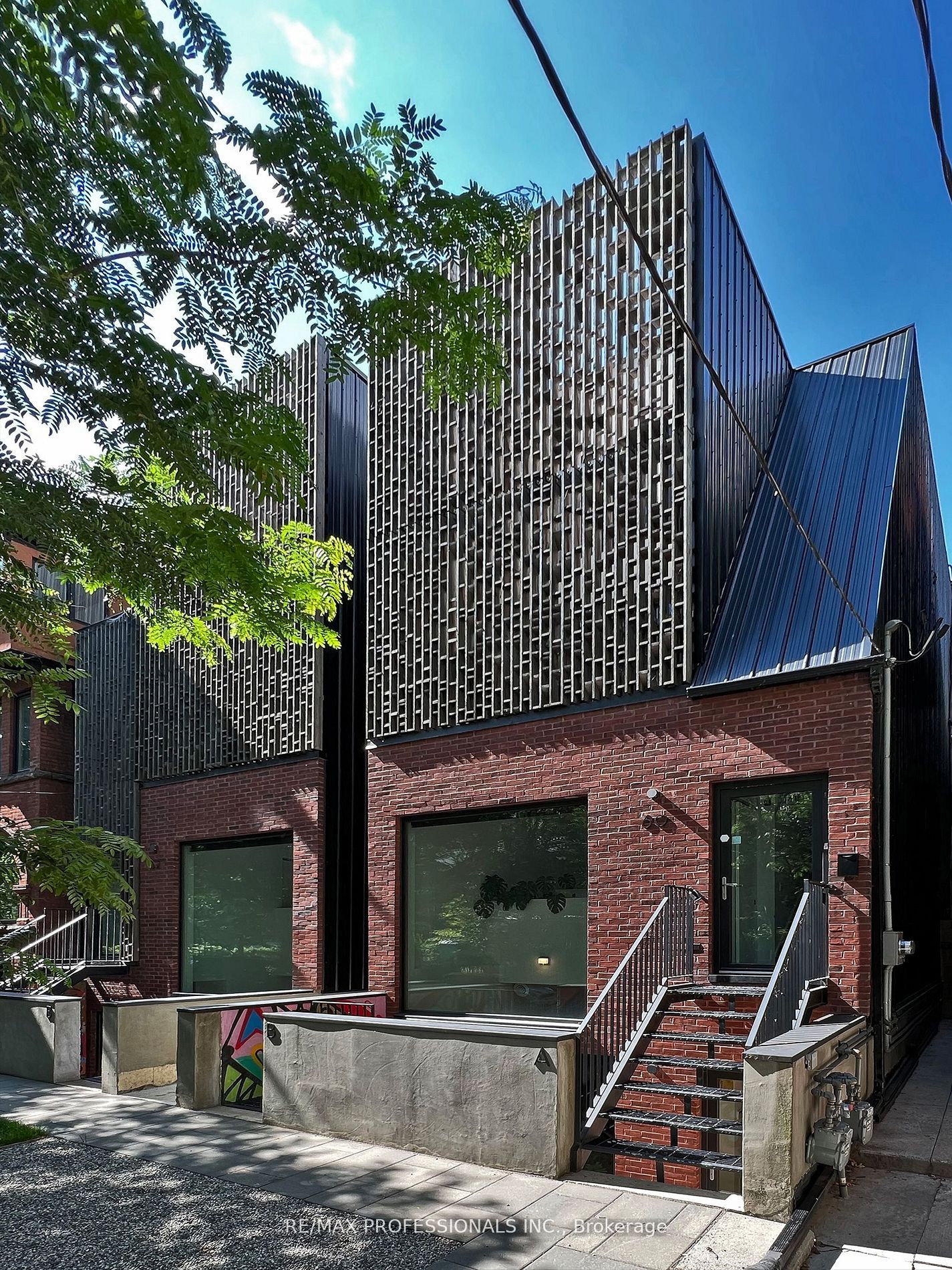 B-60 Melbourne Avenue, Toronto, ON, M6K 1K7