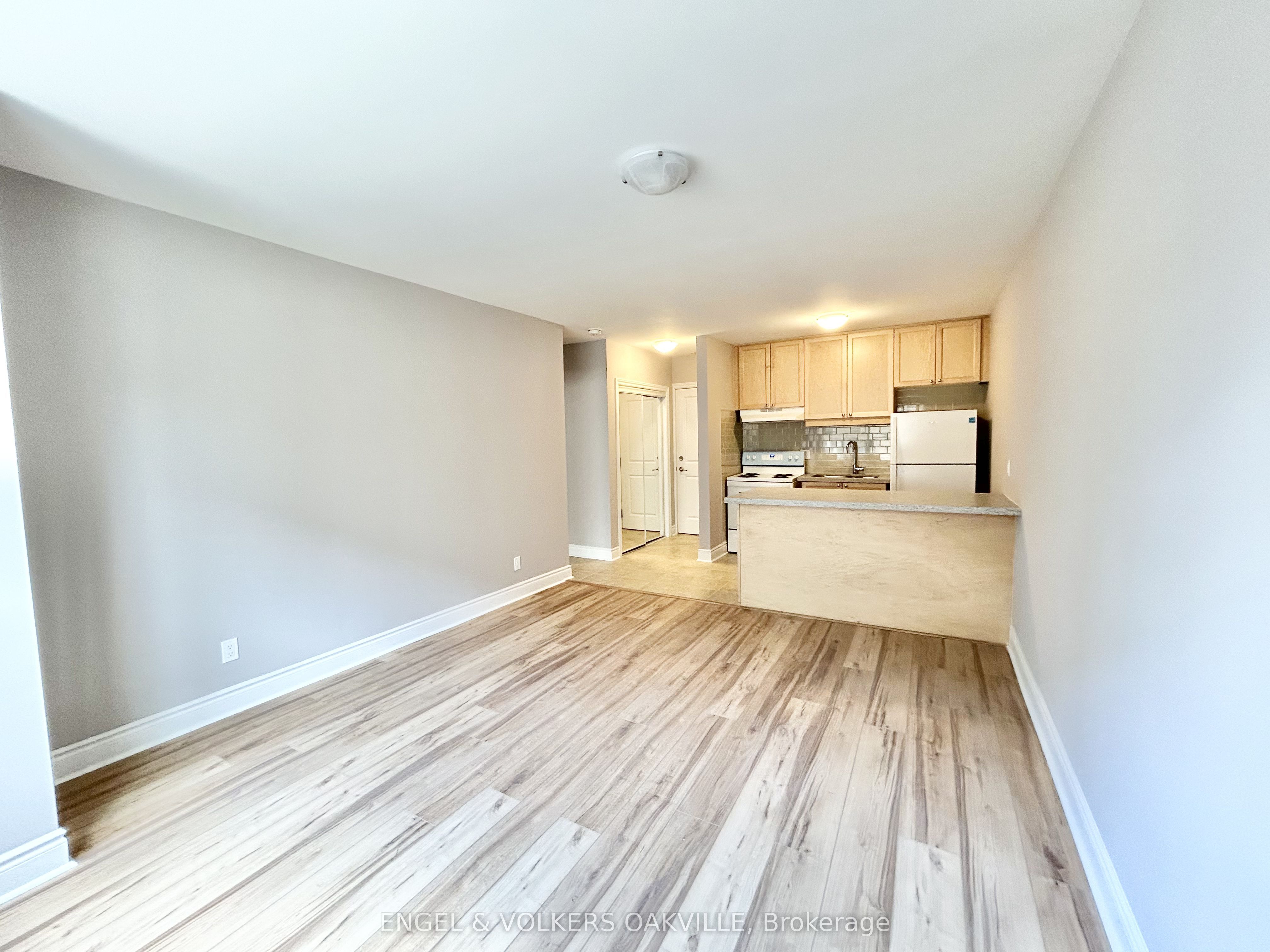 Additional image 3 of 4-100 Twenty Fifth Street, Toronto, ON, M8V 3P9