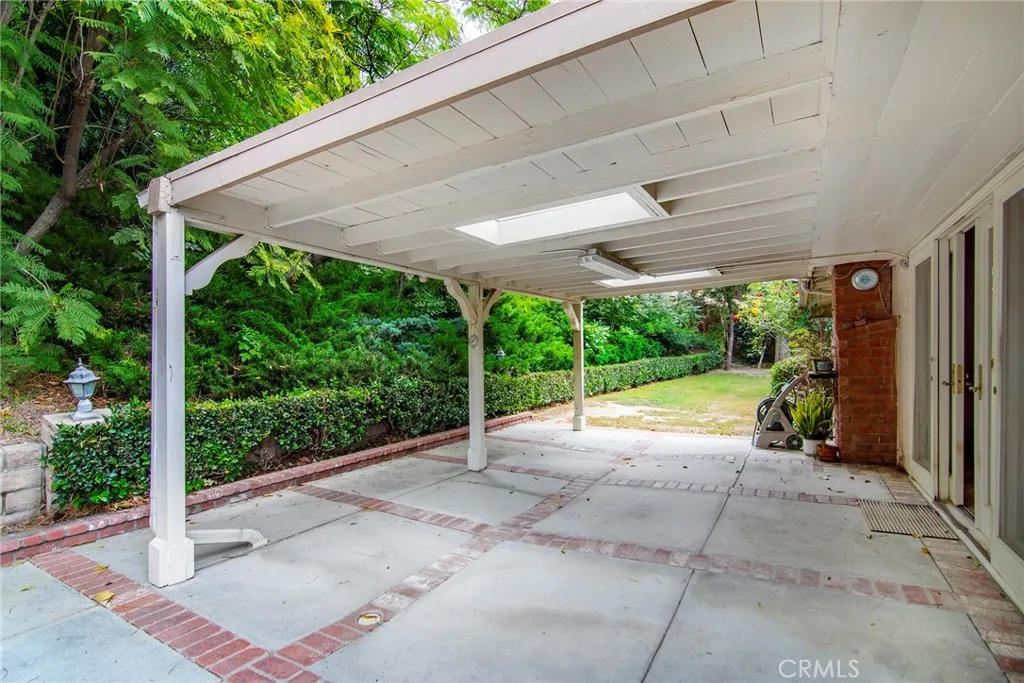 Additional image 15 of 20600 Clarendon St, Woodland Hills, CA 91367
