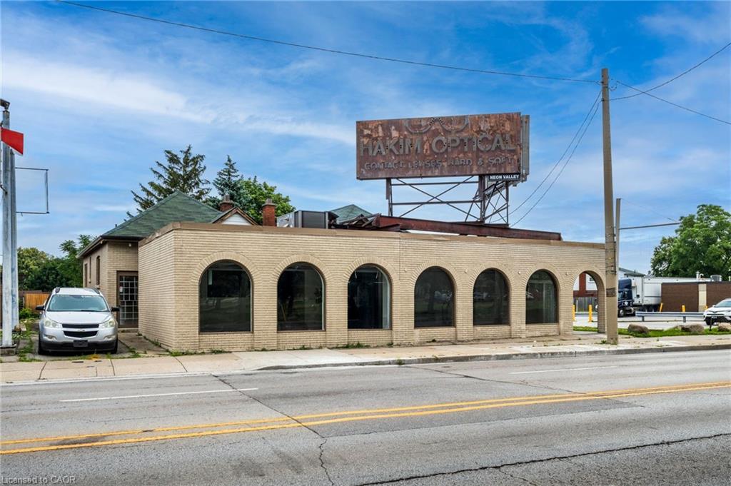 1583 Main Street E, Hamilton, ON, L8H 1C4