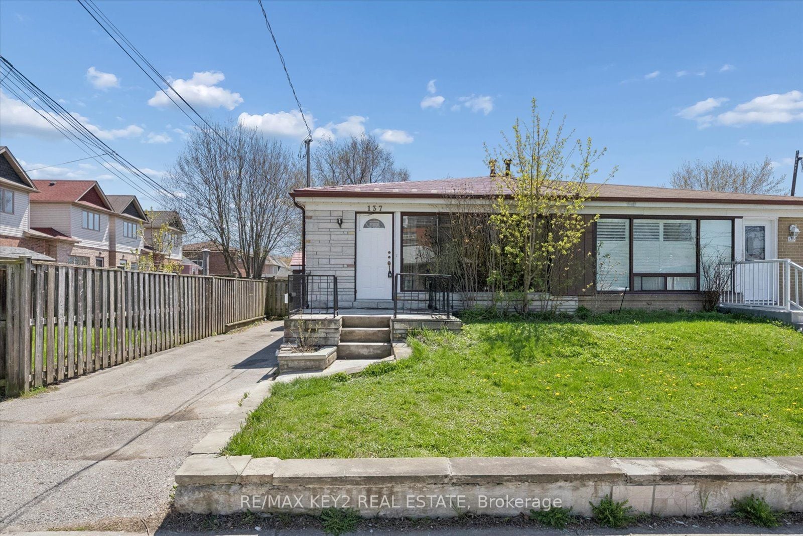 137 Newlands Avenue, Toronto, ON, M1L 1S2