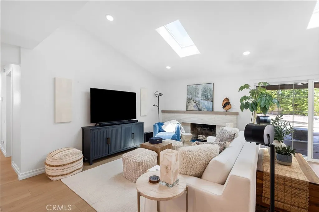 Additional image 5 of 8420 Cozycroft Ave, Winnetka, CA 91306