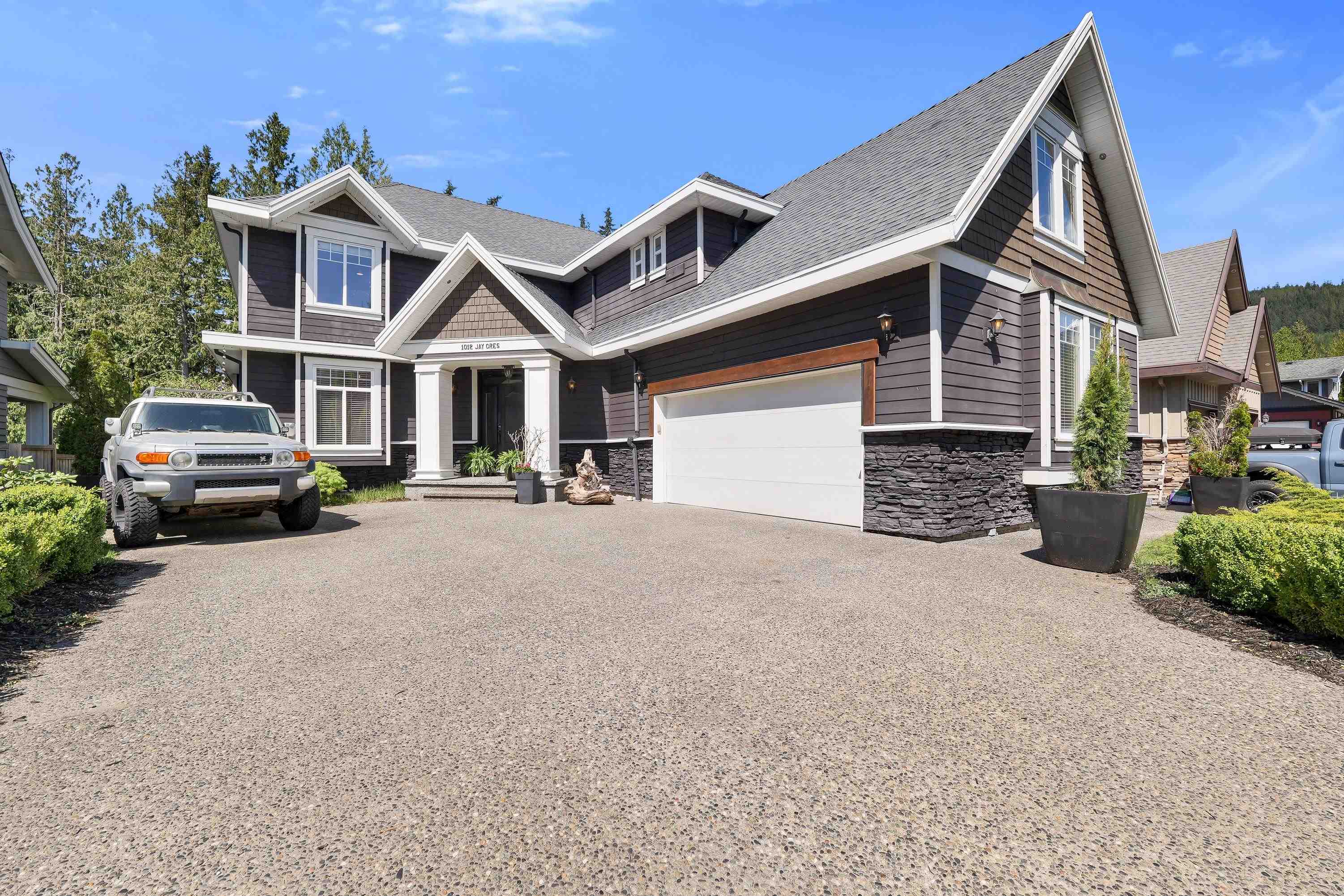 1012 Jay Crescent, Squamish, BC, V8B 0P2