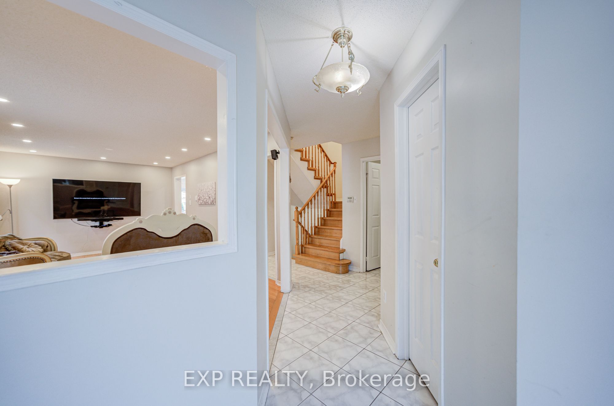 Additional image 3 of 211 Sophia Road, Markham, ON, L3S 4C5