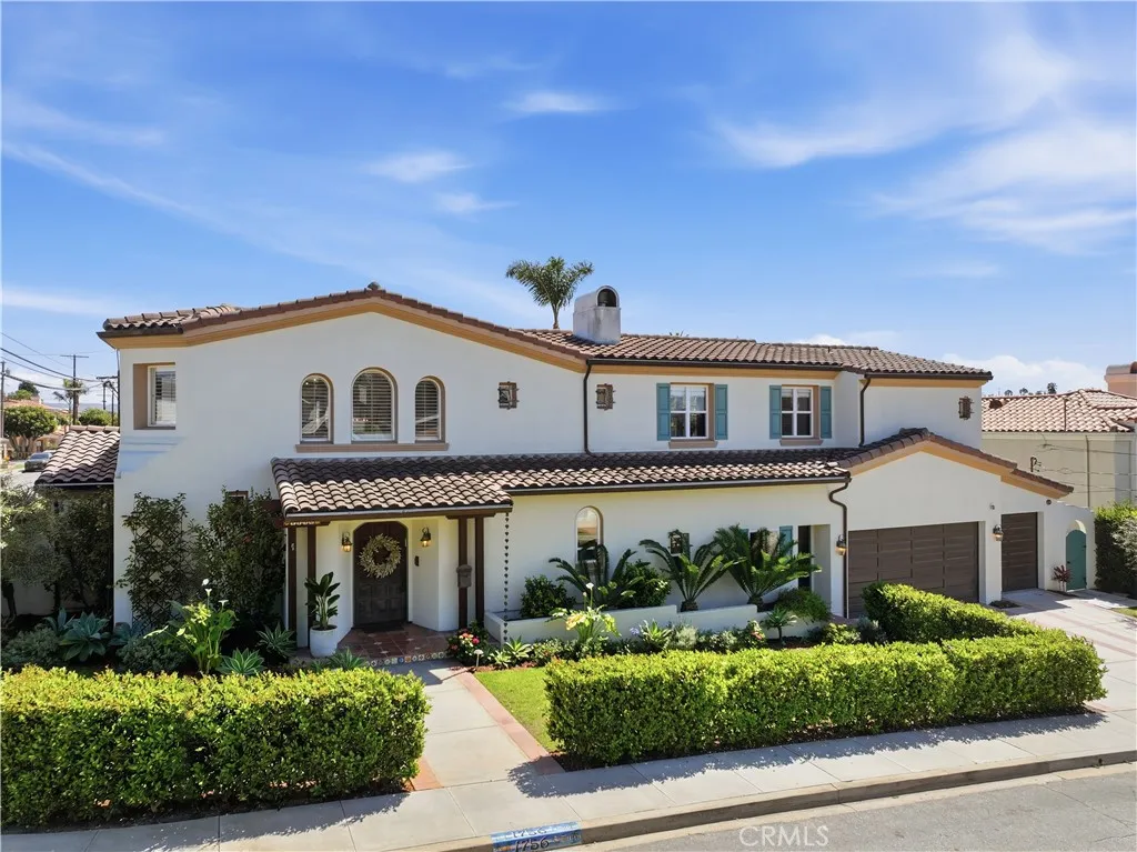 1756 10th St, Manhattan Beach, CA 90266