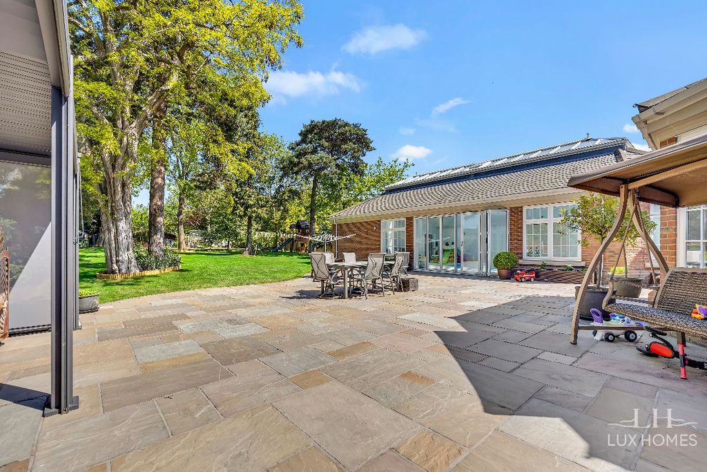 Additional image 49 of 7 bed detached house for saleParkstone Avenue, Emerson Park RM11
