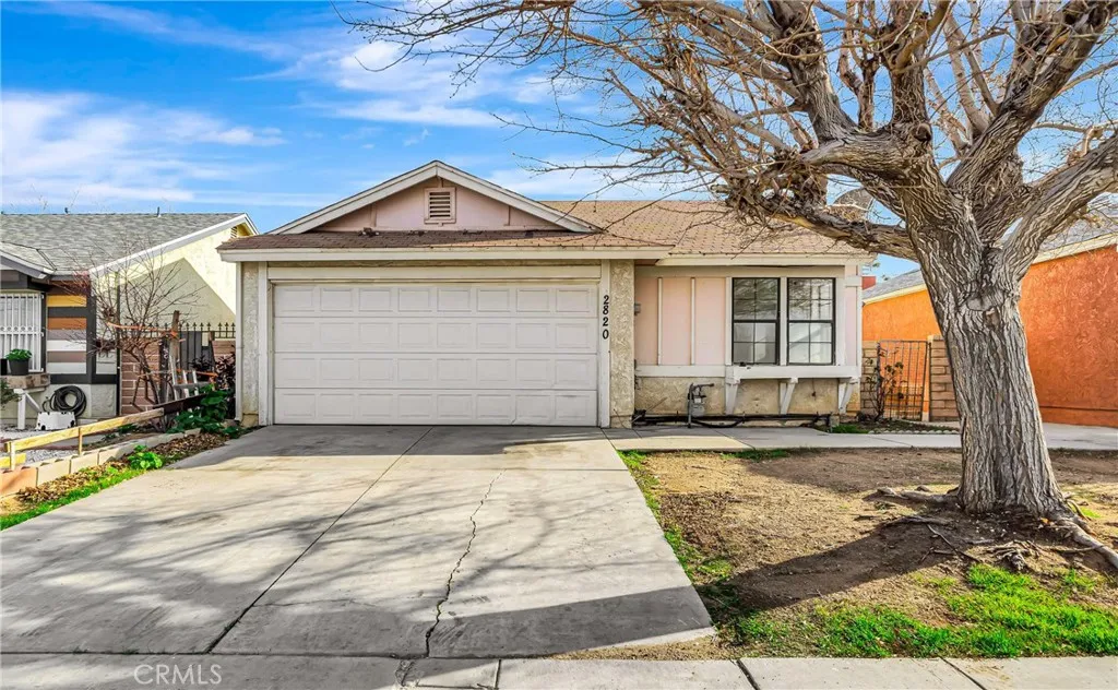 2820 E Avenue S Ave S, Palmdale, CA 93550 photo 2