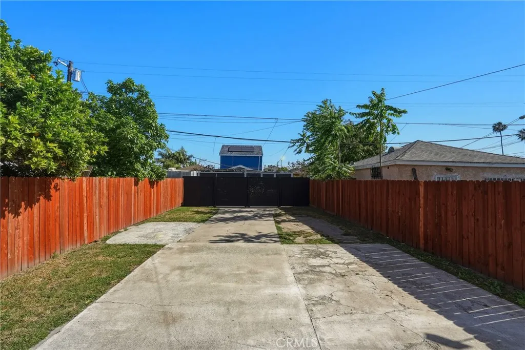 Additional image 26 of 1104 E 111th Drive, Los Angeles, CA 90059