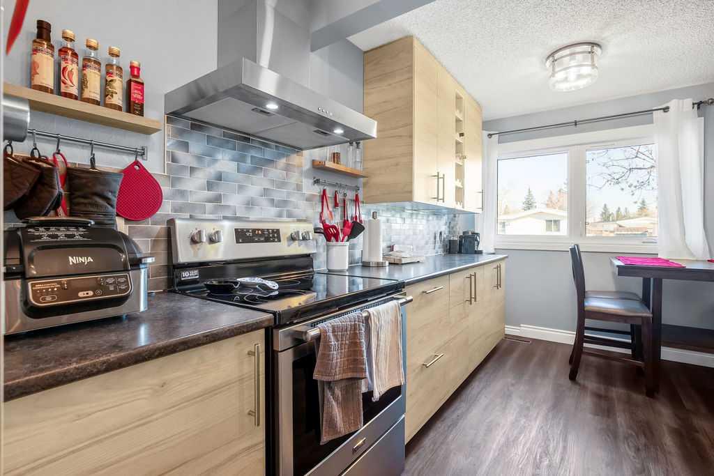 4-51 Big Hill Way SE, Airdrie, AB, T4A 1M7 photo 2