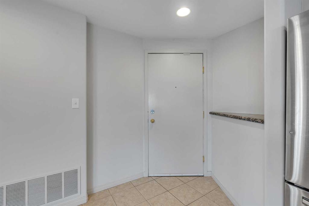 Additional image 3 of 2003-683 10 Street SW, Calgary, AB, T2P 5H3
