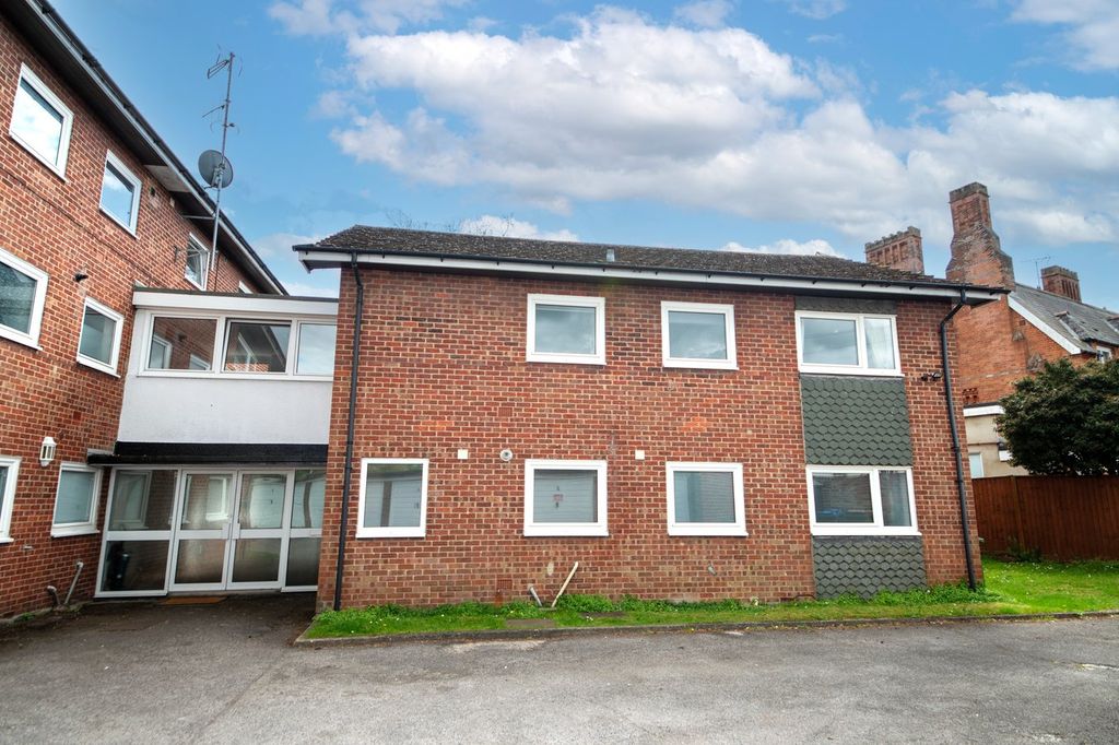 Additional image 13 of 2 bed flat for saleLink Road, Newbury RG14