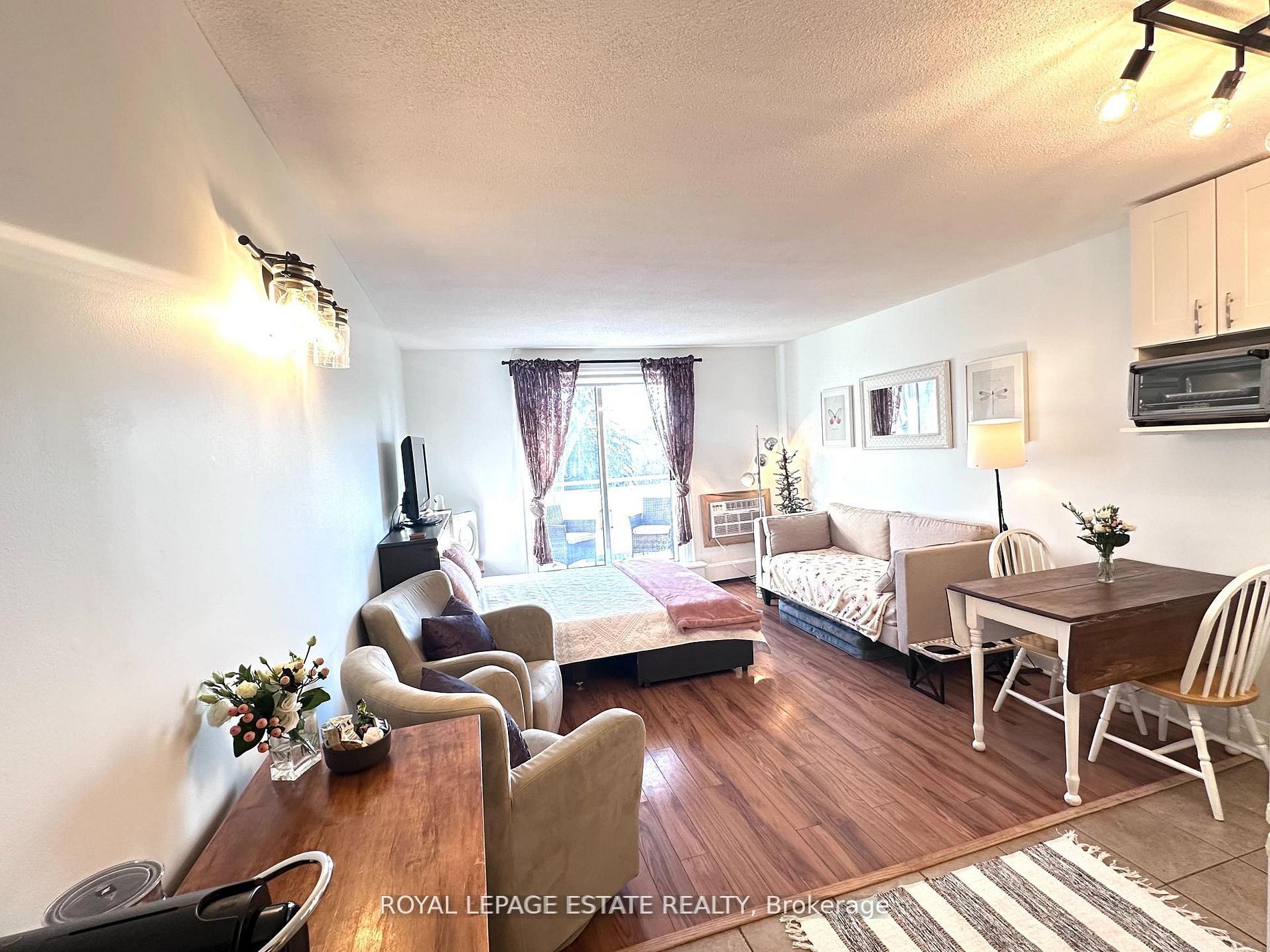 Additional image 5 of 309-123 Woodbine Avenue, Toronto, ON, M4L 3V8