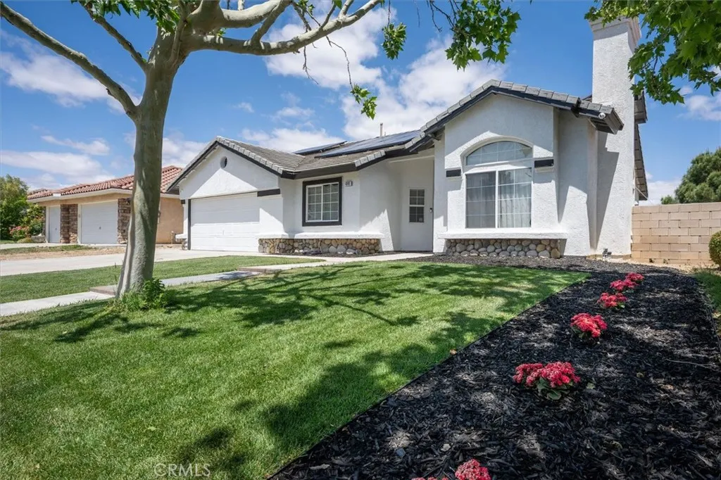 4141 De Anza Dr, Palmdale, CA 93551 photo 2