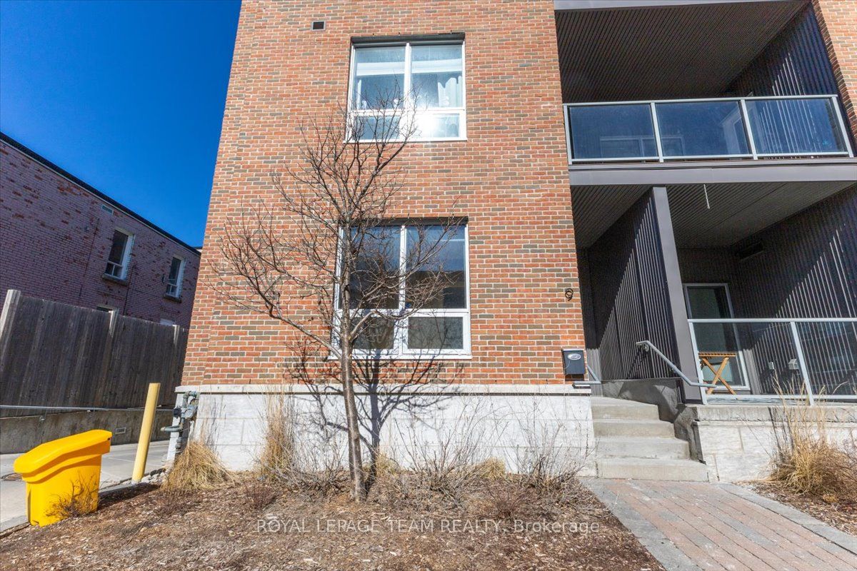 9 Balsam Street, Ottawa, ON, K1R 7K6