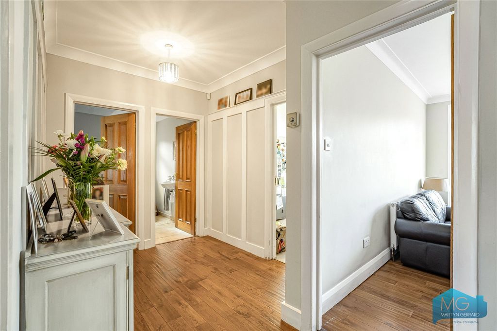 Additional image 6 of 3 bed semi-detached house for saleEast View, Barnet EN5