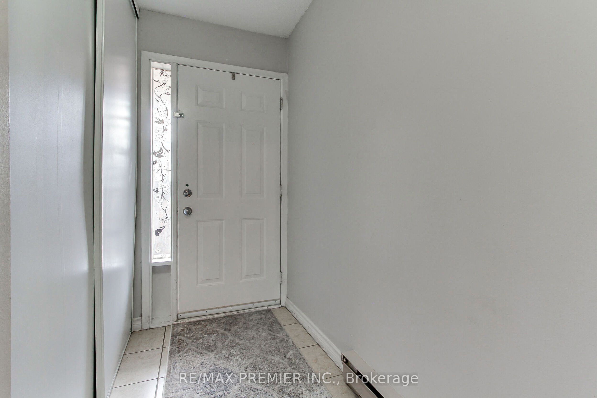 213 Milestone Crescent, Aurora, ON, L4G 3M2 photo 2