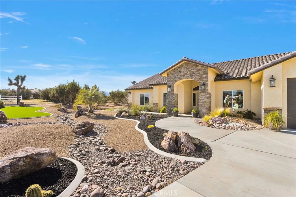 Additional image 67 of 8140 Heartland Cir, Oak Hills, CA 92344