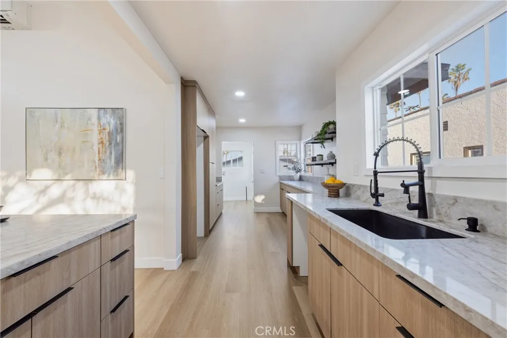 Additional image 38 of 5612 S Rimpau Blvd, Los Angeles, CA 90043