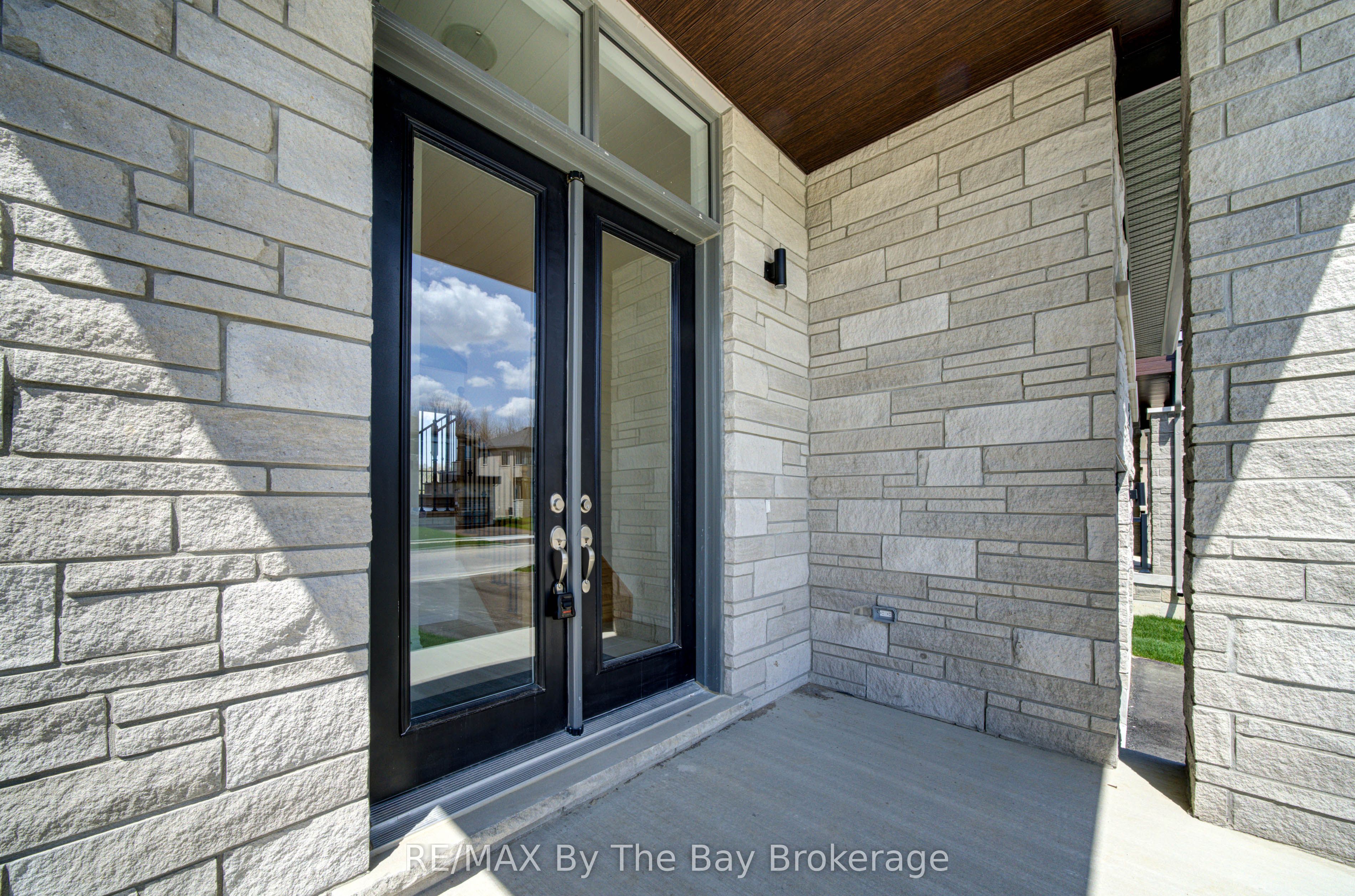 Additional image 2 of 61 Rosanne Circle, Wasaga Beach, ON, L9Z 0M8