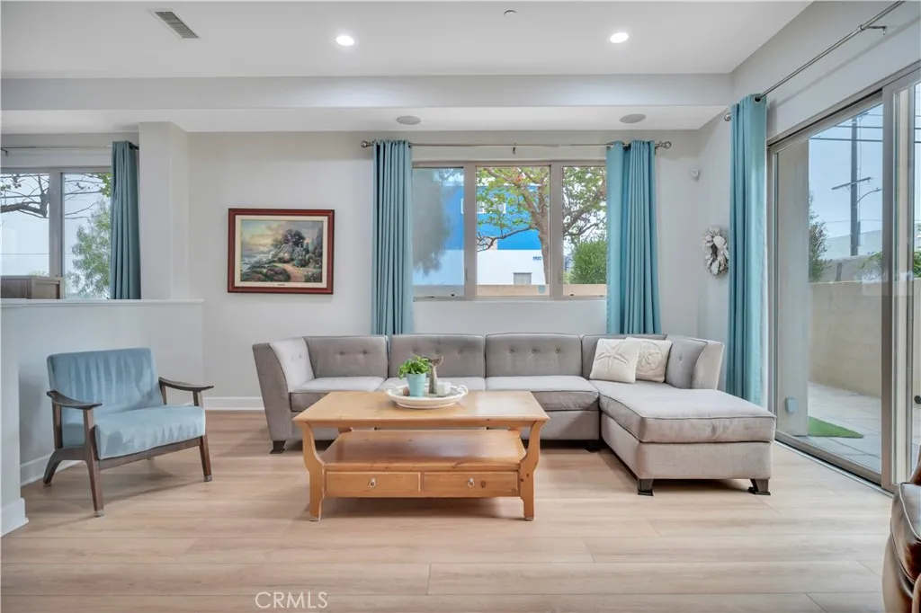 Additional image 5 of 307 Kansas Street Unit A, El Segundo, CA 90245