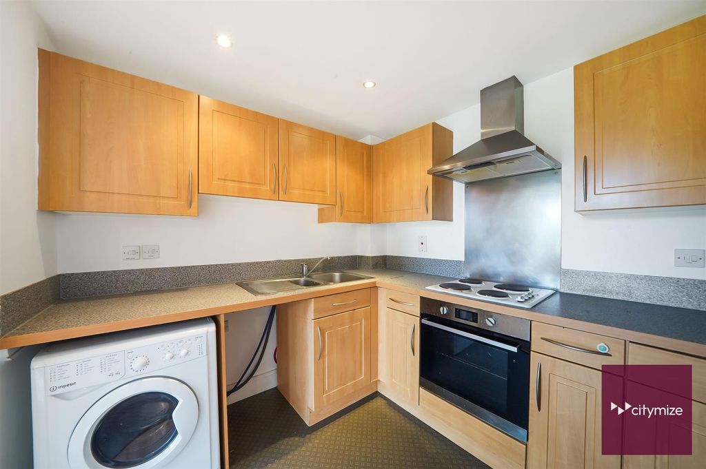 Additional image 13 of 2 bed flat for saleLondon Road, Romford RM7