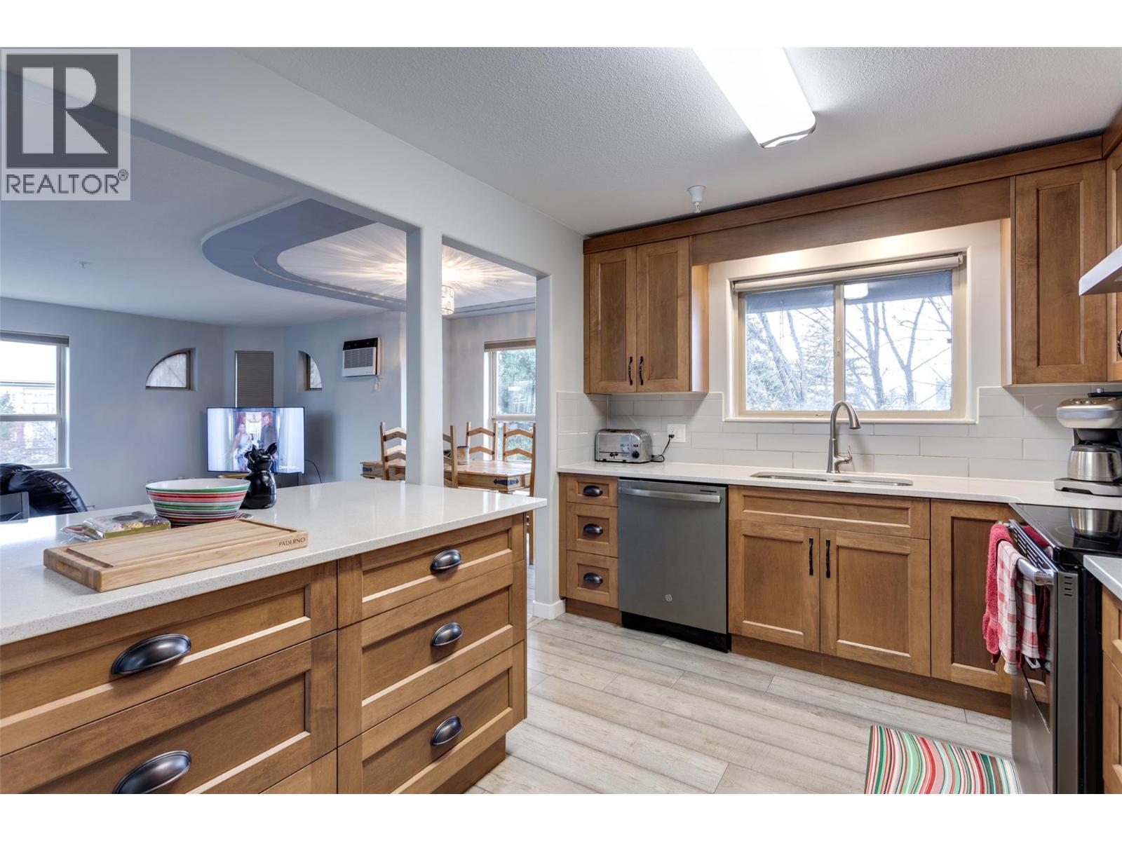 302-2130 Vasile Road, Kelowna, BC, V1Y6H5