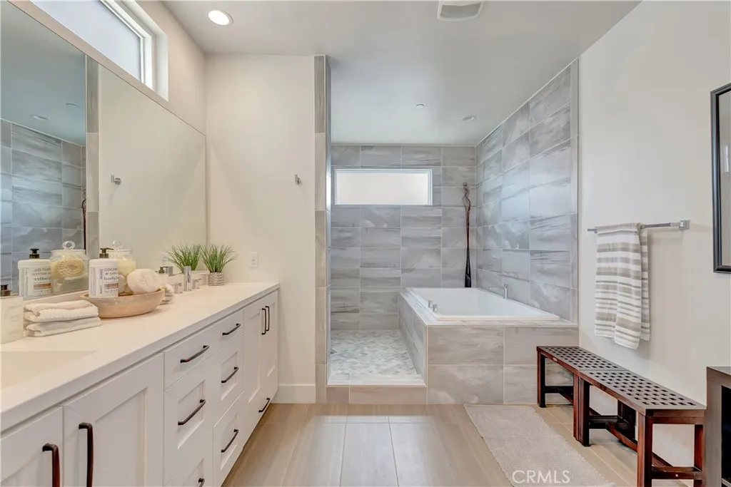 Additional image 38 of 2105 Two Harbors Circle, Costa Mesa, CA 92627