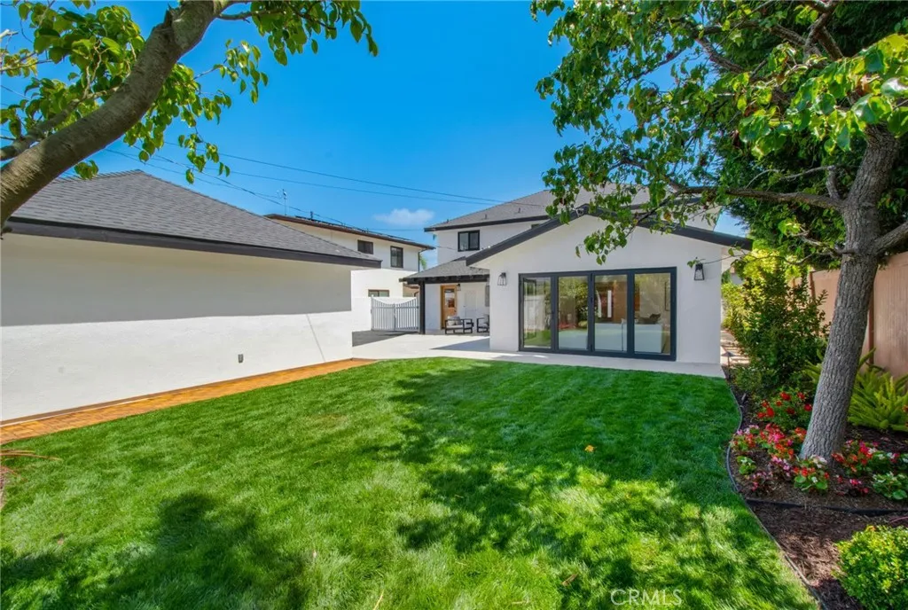 Additional image 42 of 305 Robinhood Ln, Costa Mesa, CA 92627
