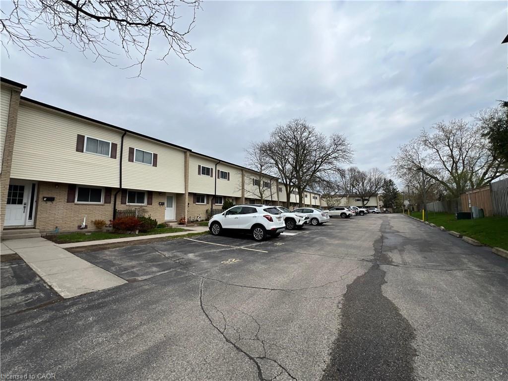 A5-211 Veronica Drive, Kitchener, ON, N2A 2R8