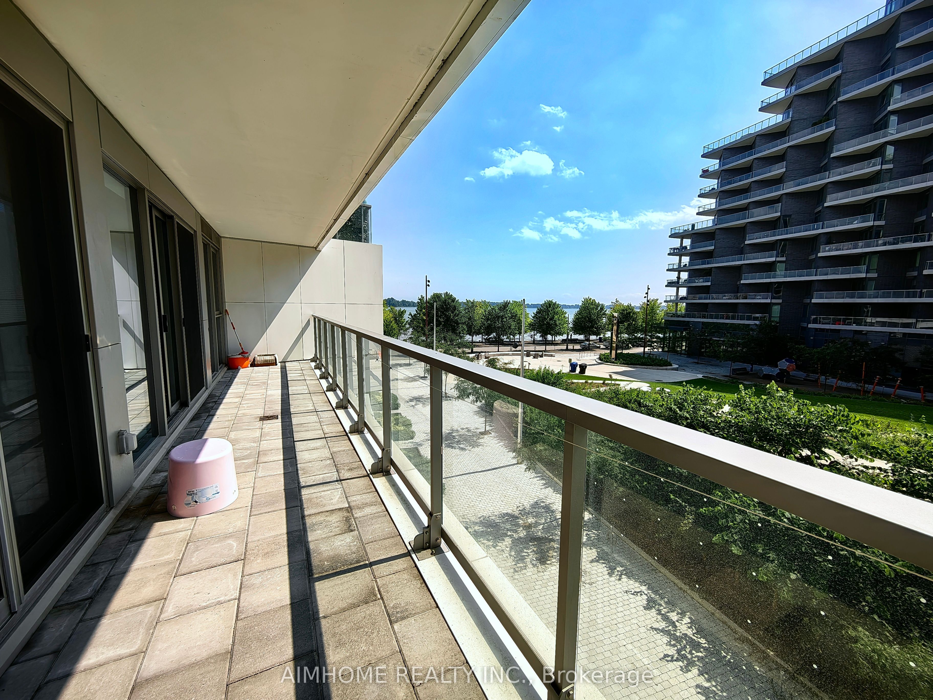 Additional image 2 of 202-118 Merchants' Wharf N/a, Toronto, ON, M5A 0L3