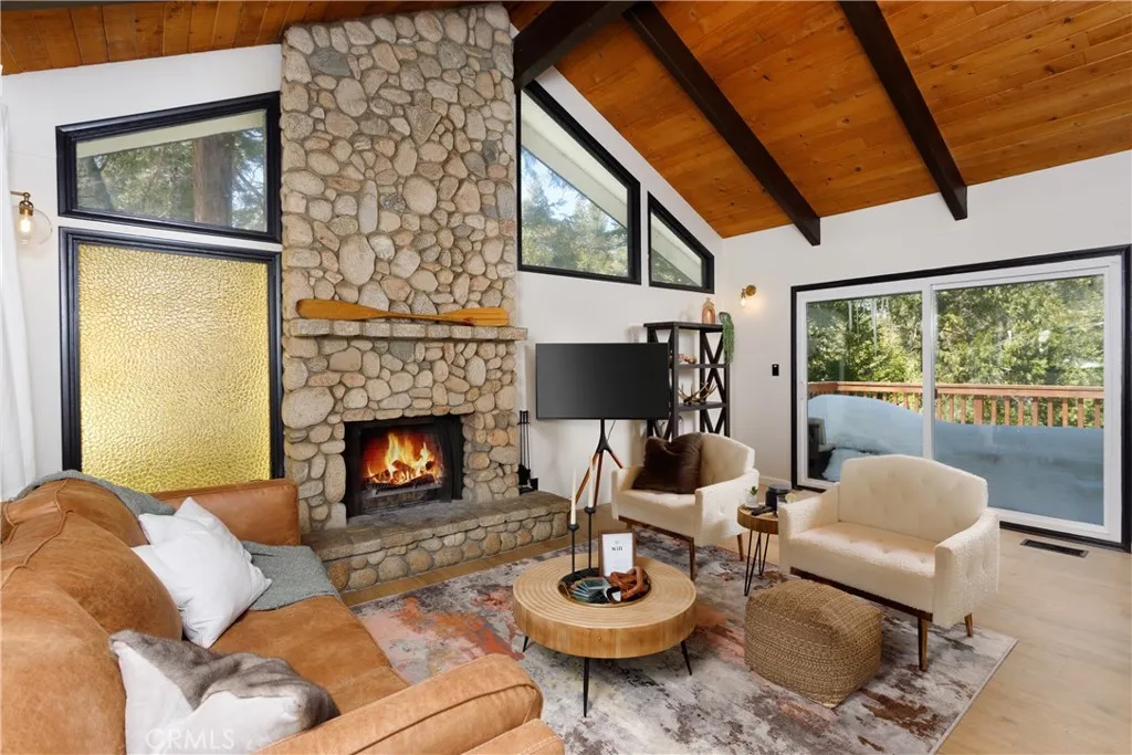 Additional image 36 of 825 Lake View Lane, Twin Peaks, CA 92391