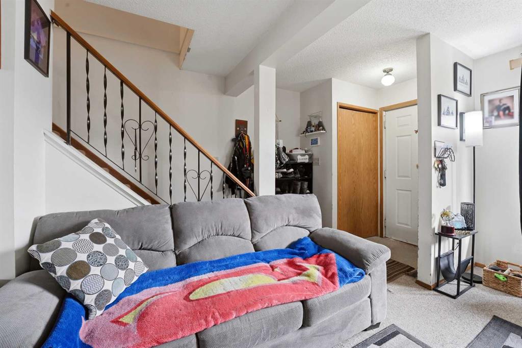 Additional image 3 of 39 Greene Close, Red Deer, AB, T4P 3B4