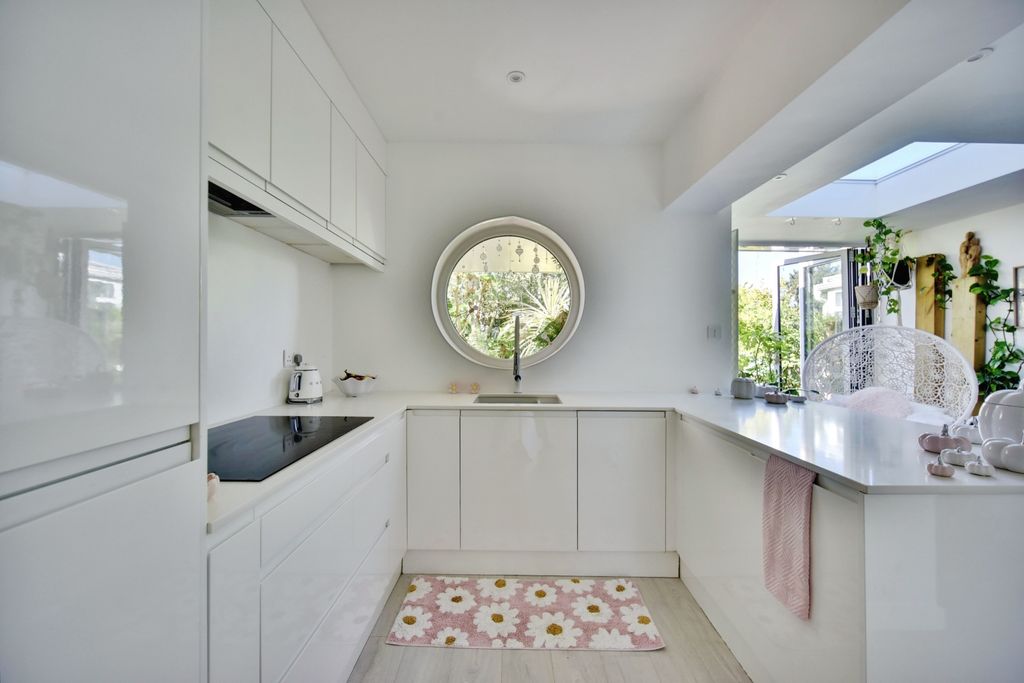 Additional image 8 of 3 bed semi-detached house for saleWards Hill Road, Minster-On-Sea, Sheerness ME12