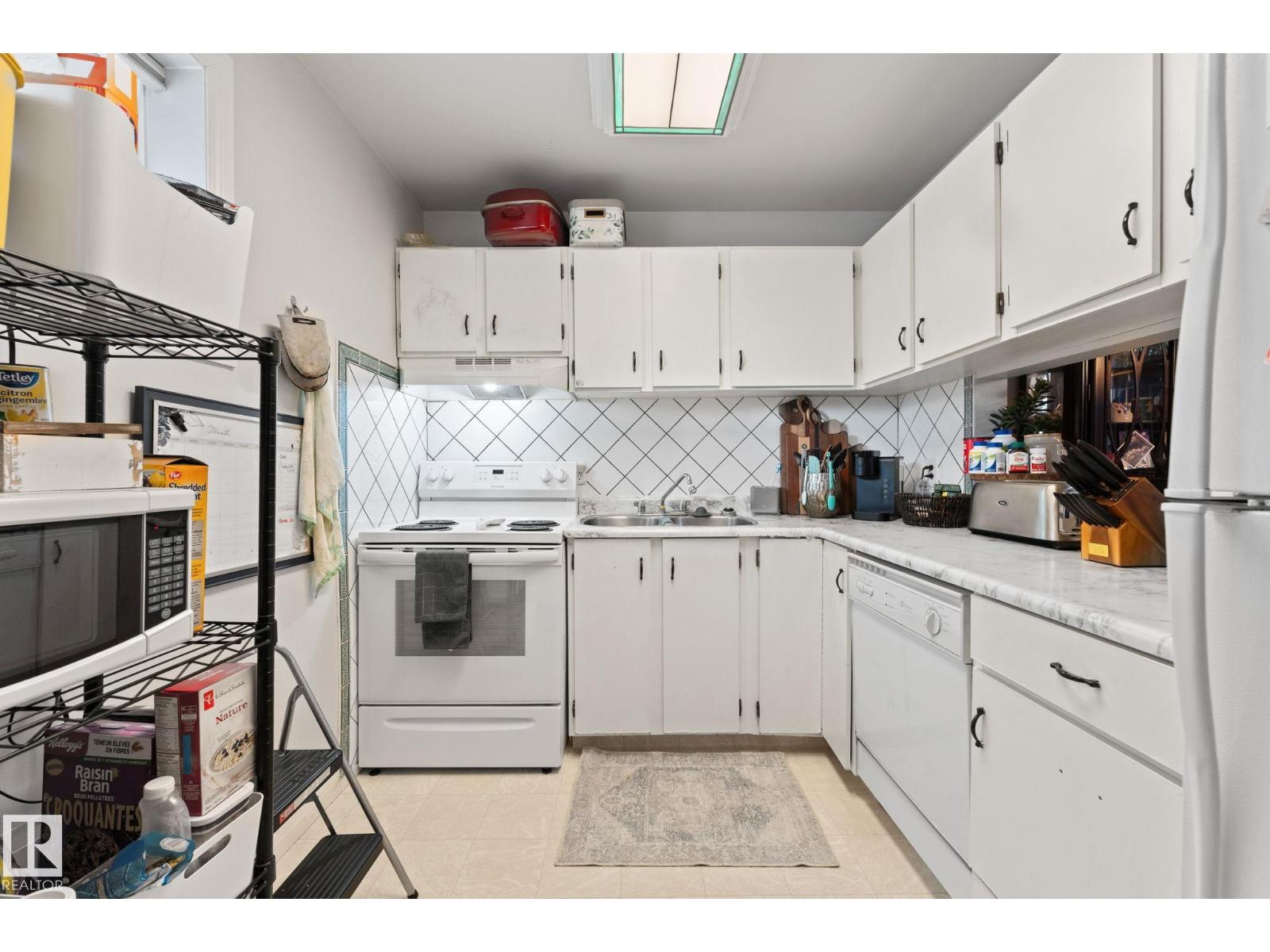 Additional image 3 of 6063 35a Avenue NW, Edmonton, AB, T6L1G7