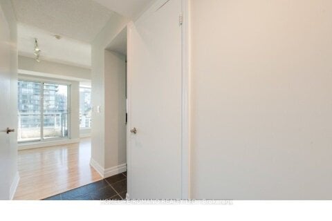 Additional image 8 of 504-8 Scollard Street, Toronto, ON, M5R 1M2