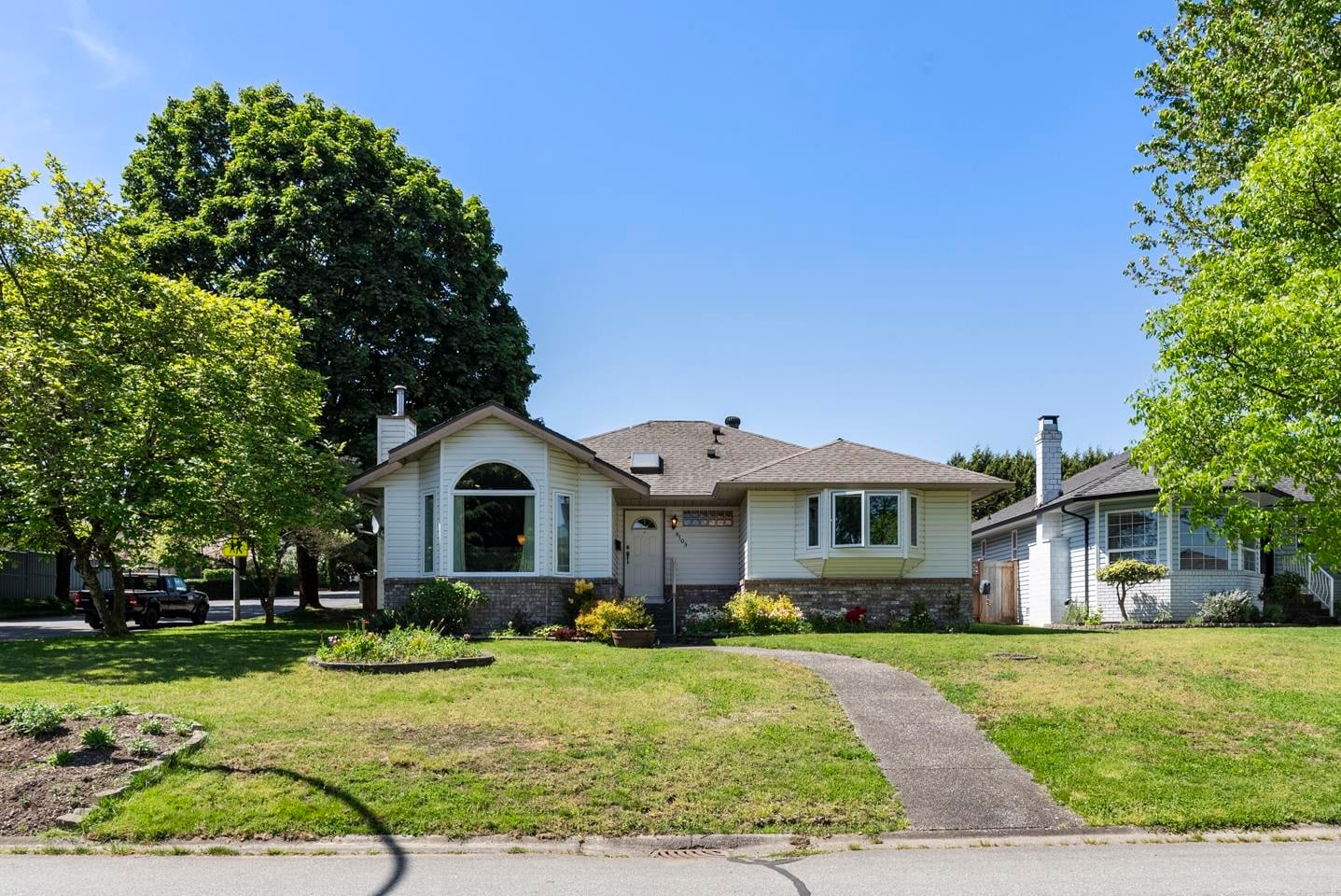 9109 160a Street, Surrey, BC, V4N 3A6