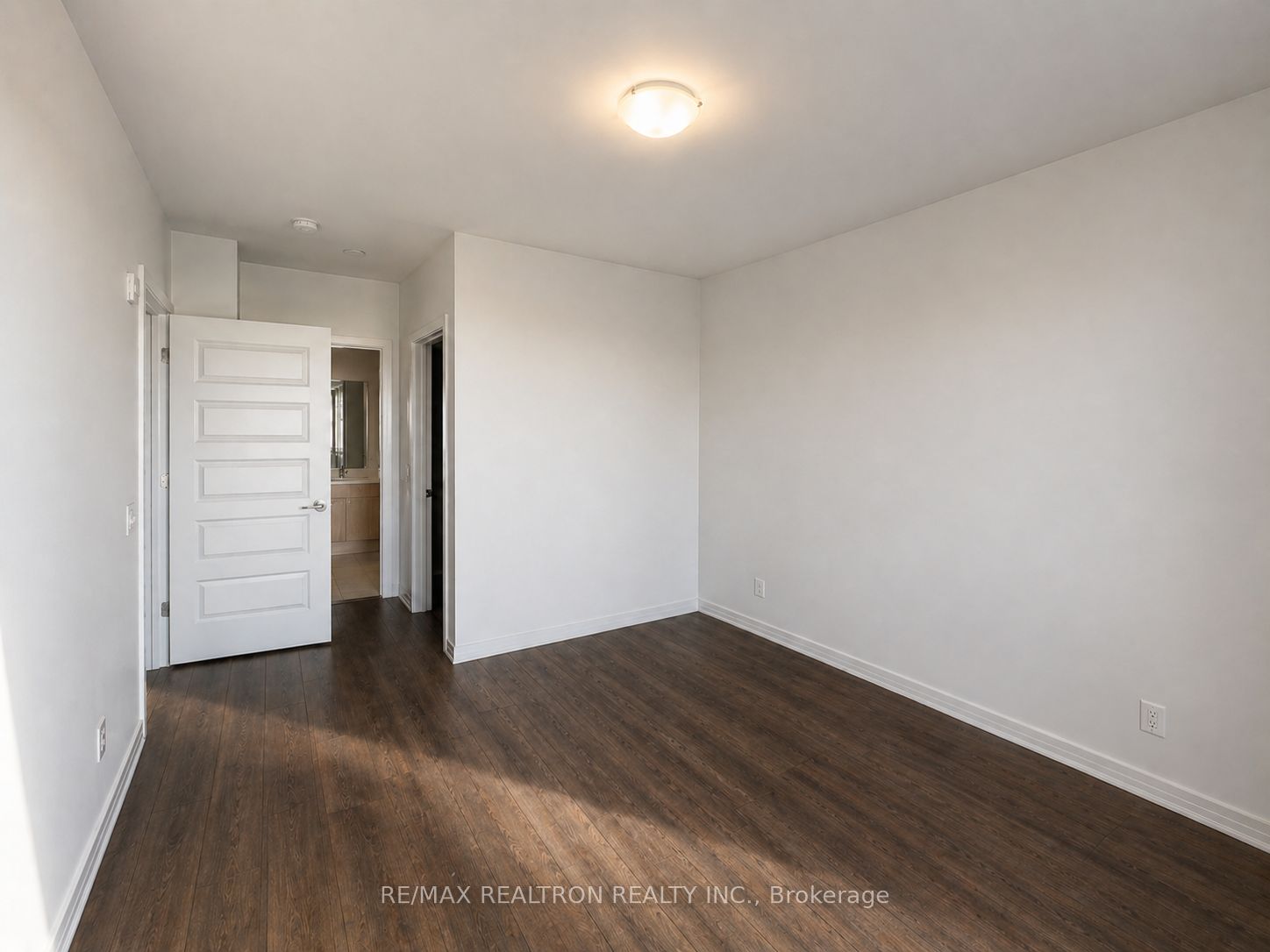 401-470 Gordon Krantz Avenue, Milton, ON, L9E 1Z3 photo 3