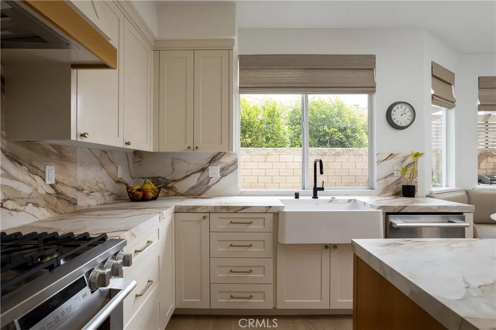 Additional image 4 of 293 Mesa Dr, Costa Mesa, CA 92627