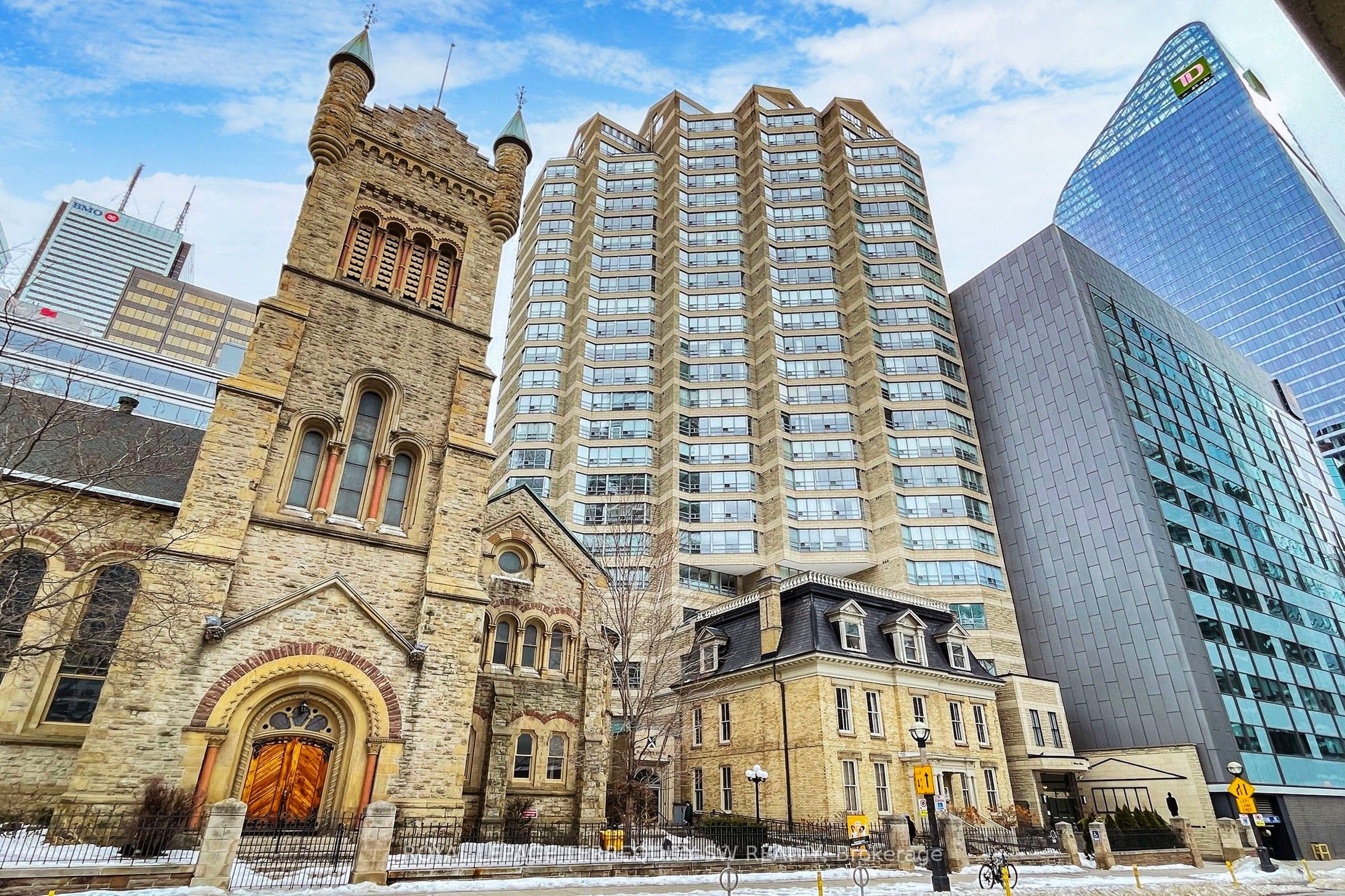 2001-71 Simcoe Street, Toronto, ON, M5J 2S9